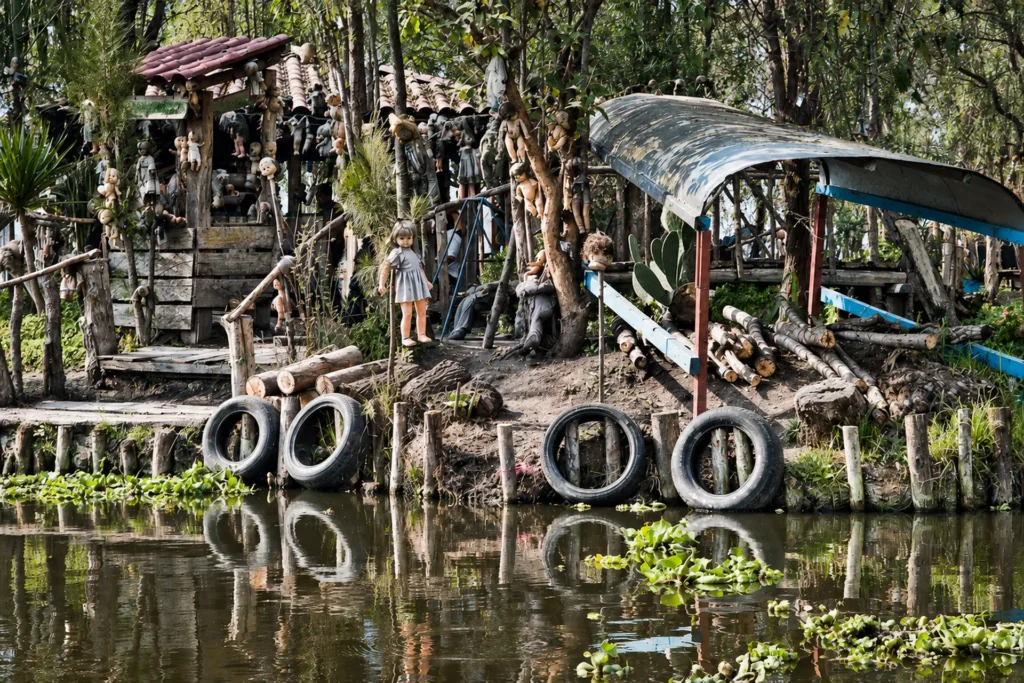 La Isla de las Muñecas de Xochimilco: Leyenda, Historia y Cómo Visitarla